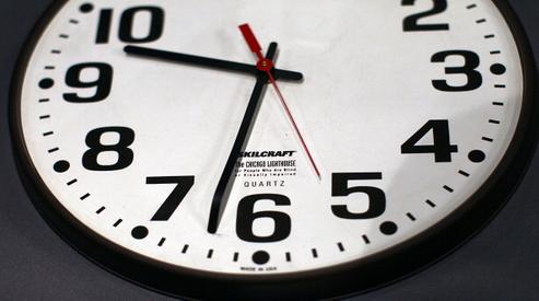 Часы | Уин МакНами/Getty Images