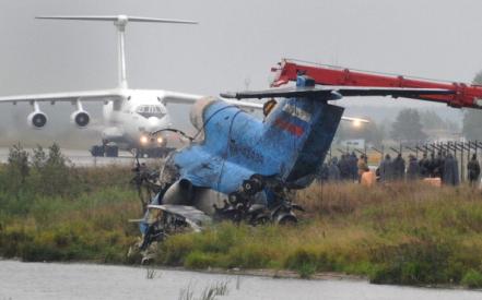 Обломок самолета Як-42 под Ярославлем 
