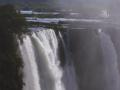 Клифф-дайверы оттачивали прыжки у водопада Виктория