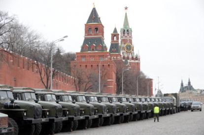 Транспортные средства внутренних войск МВД у Кремля