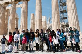Мигранты побывали на экскурсии в афинском Акрополе
