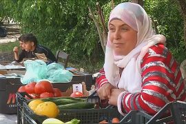 Мигранты вынуждены открывать бизнес в Идомени