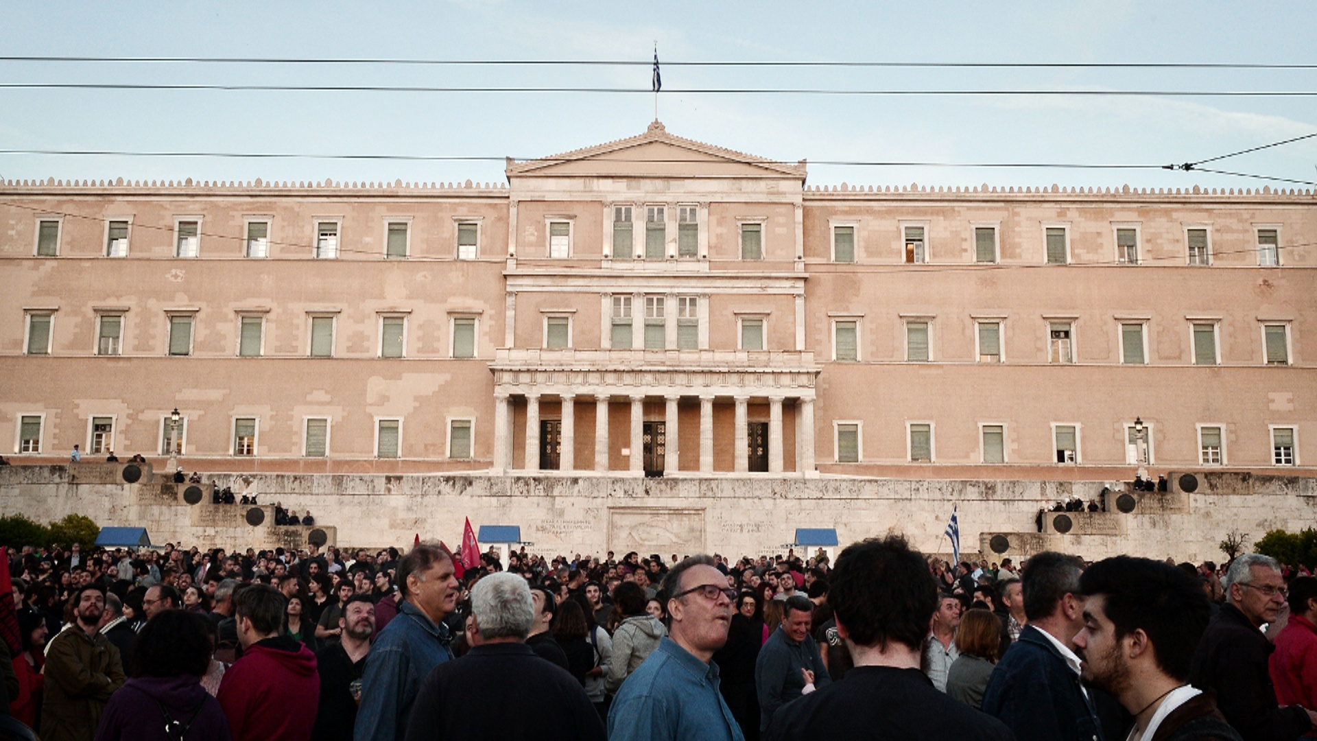 Парламент Греции принял антикризисные реформы