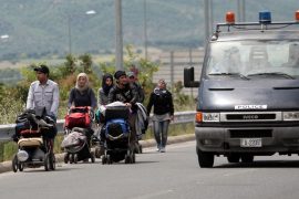 Эвакуация беженцев в Идомени проходит спокойно