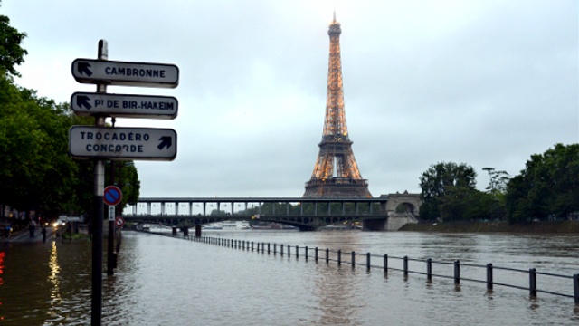 Наводнения во Франции: тысячи эвакуированных