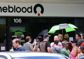 Стрельба в клубе Орландо: сотни людей сдают кровь