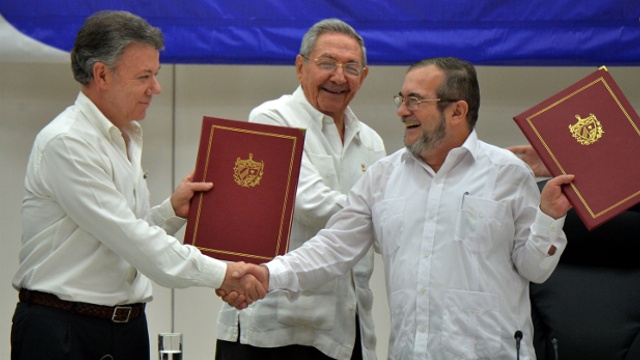 Колумбийцы радуются историческому перемирию с ФАРК