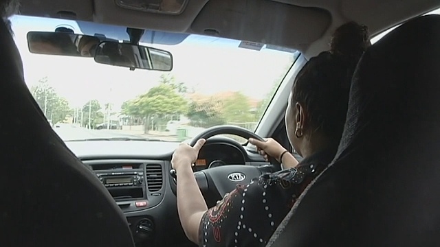 Молодых австралийцев бесплатно обучают вождению