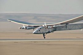 Solar Impulse 2 приземлился в Каире