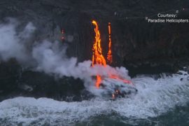 Встреча воды и огня на Гавайях: лава достигла океана