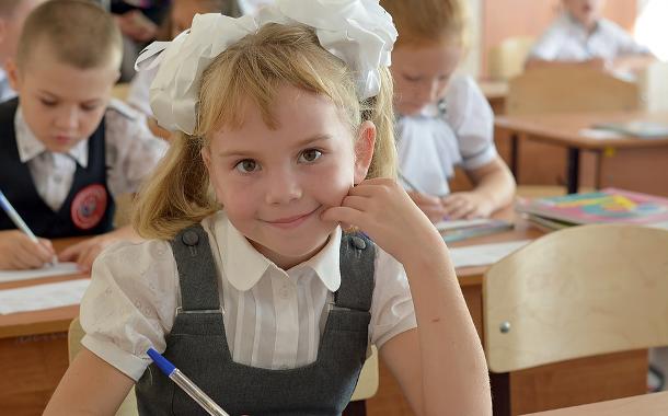 В московские школы уже зачислено около 100 тысяч первоклассников