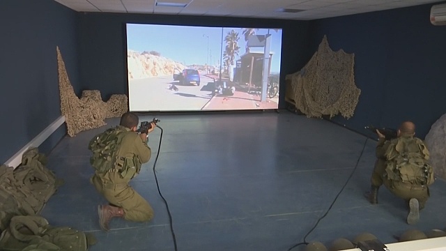 Израильских солдат готовят к угрозам на симуляторе