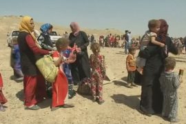 Сотни иракцев бегут из городов перед штурмом Мосула