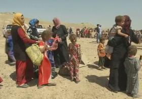 Сотни иракцев бегут из городов перед штурмом Мосула