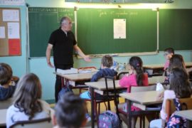Школы Франции будут под усиленной охраной