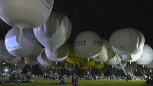 Германия: 24 воздушных шара соревнуются на дальность полёта