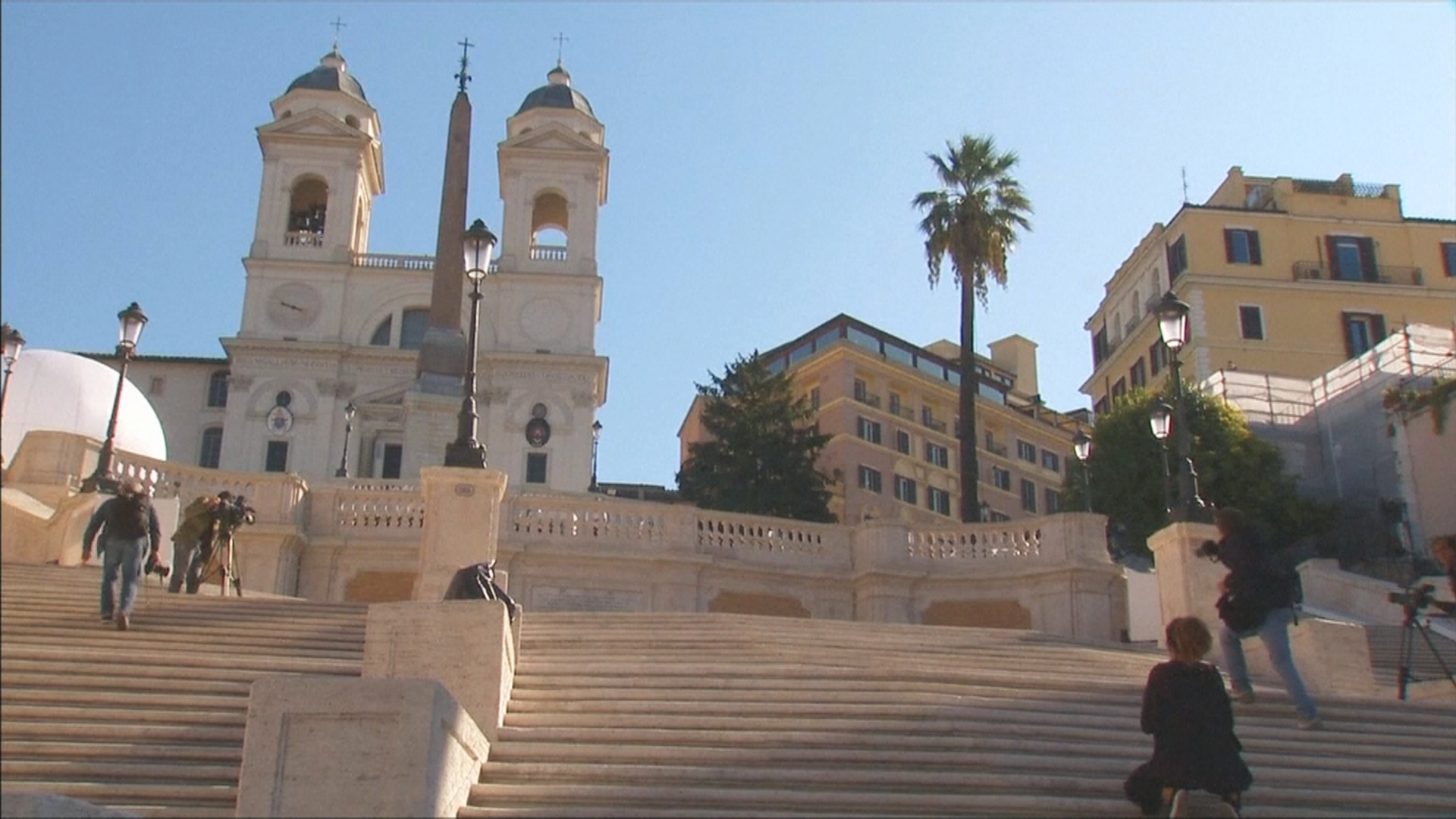 Знаменитую Испанскую лестницу в Риме открыли для прохожих