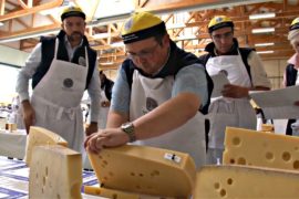 В Швейцарии выбирают лучший сыр из лучших
