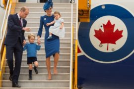 Уильям и Кейт с детьми прибыли с недельным визитом в Канаду