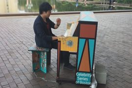 Разрисованные пианино появились на улицах Бостона и Кембриджа