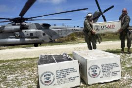 На Гаити поступает международная помощь