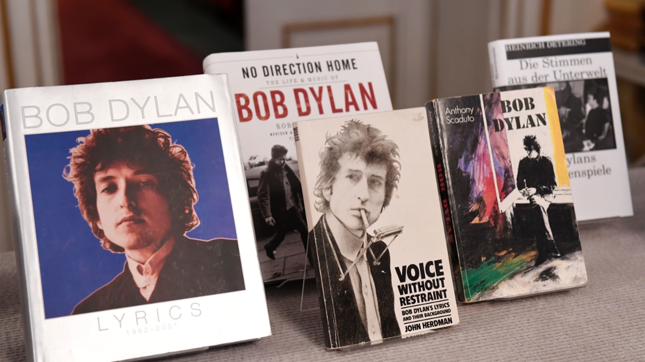 Боб Дилан получит Нобелевскую премию по литературе