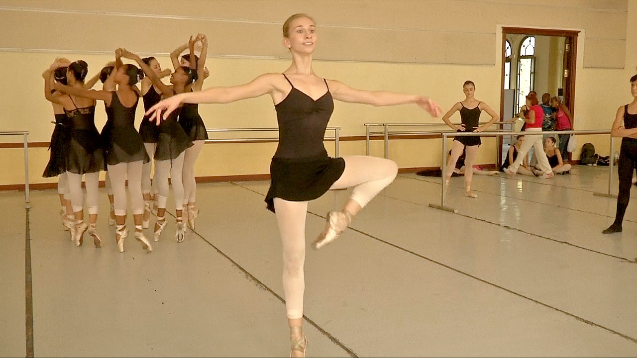 В Национальную школу балета Кубы впервые поступила американка