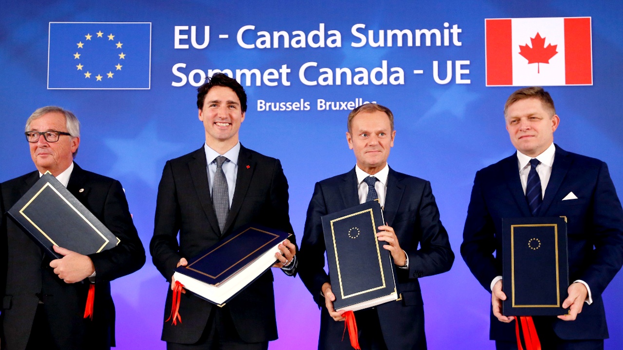 ЕС и Канада подписали торговый договор, но битва ещё не окончена