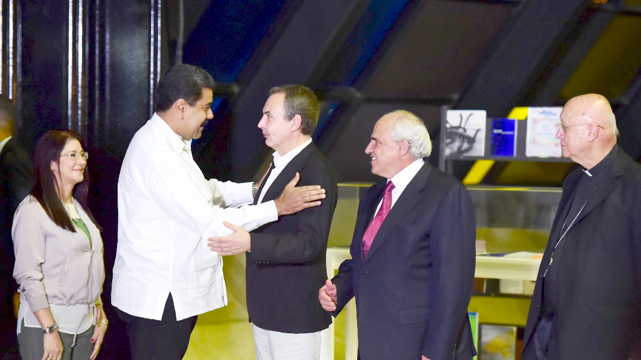 Оппозиция Венесуэлы ведёт переговоры с Мадуро