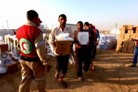 Жителям отбитого у ИГИЛ города доставили гумпомощь