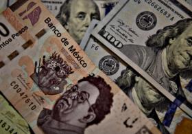 Курс мексиканской валюты продолжает падать после избрания Трампа
