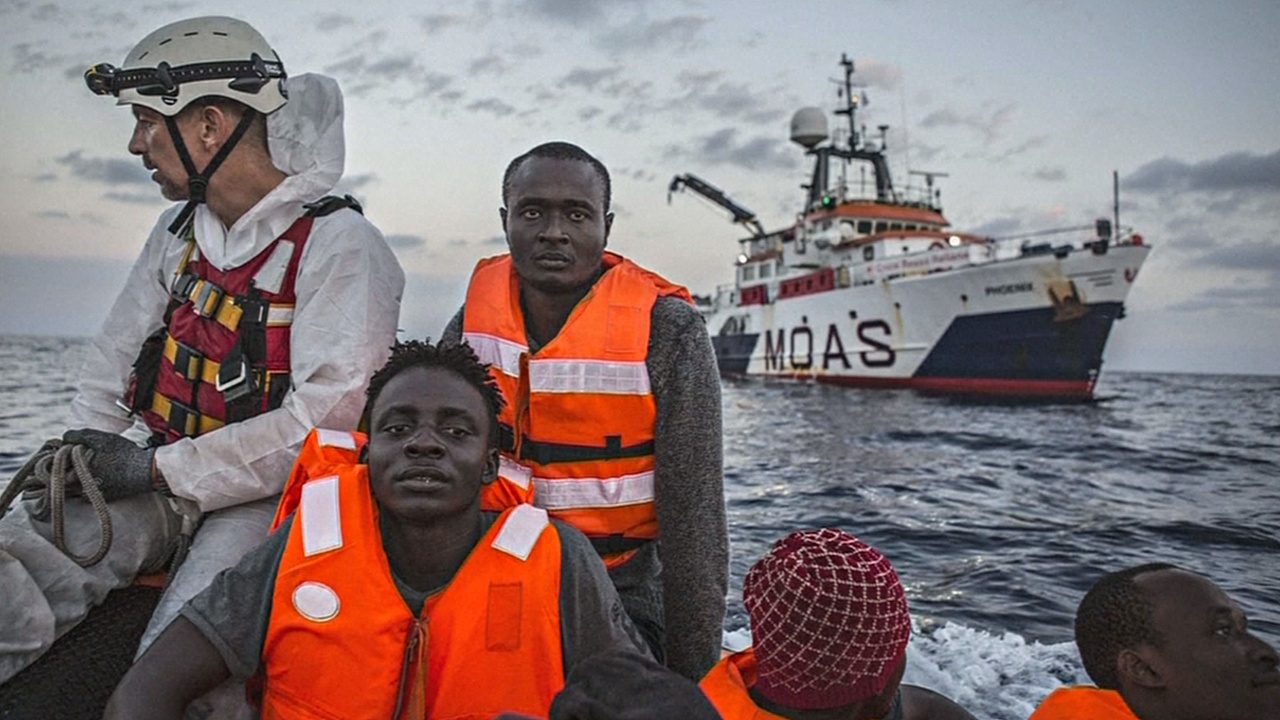 «Врачи без границ»: нужно больше судов для спасения мигрантов