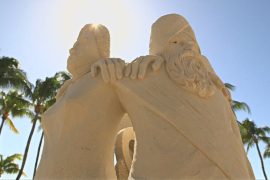 Лучшие песочные скульпторы соревнуются во Флориде