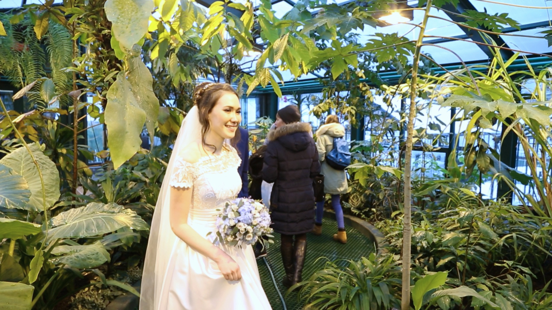 Тропический лес появился в центре Москвы Тропический лес появился в центре Москвы