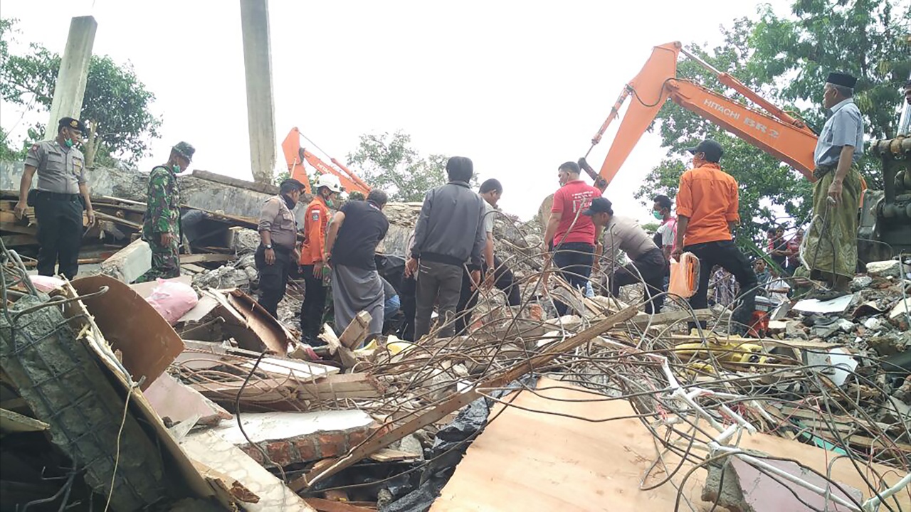 Землетрясение в Индонезии: не менее 52 погибших