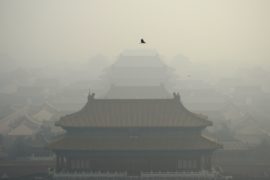 В Китае — красный уровень тревоги из-за смога