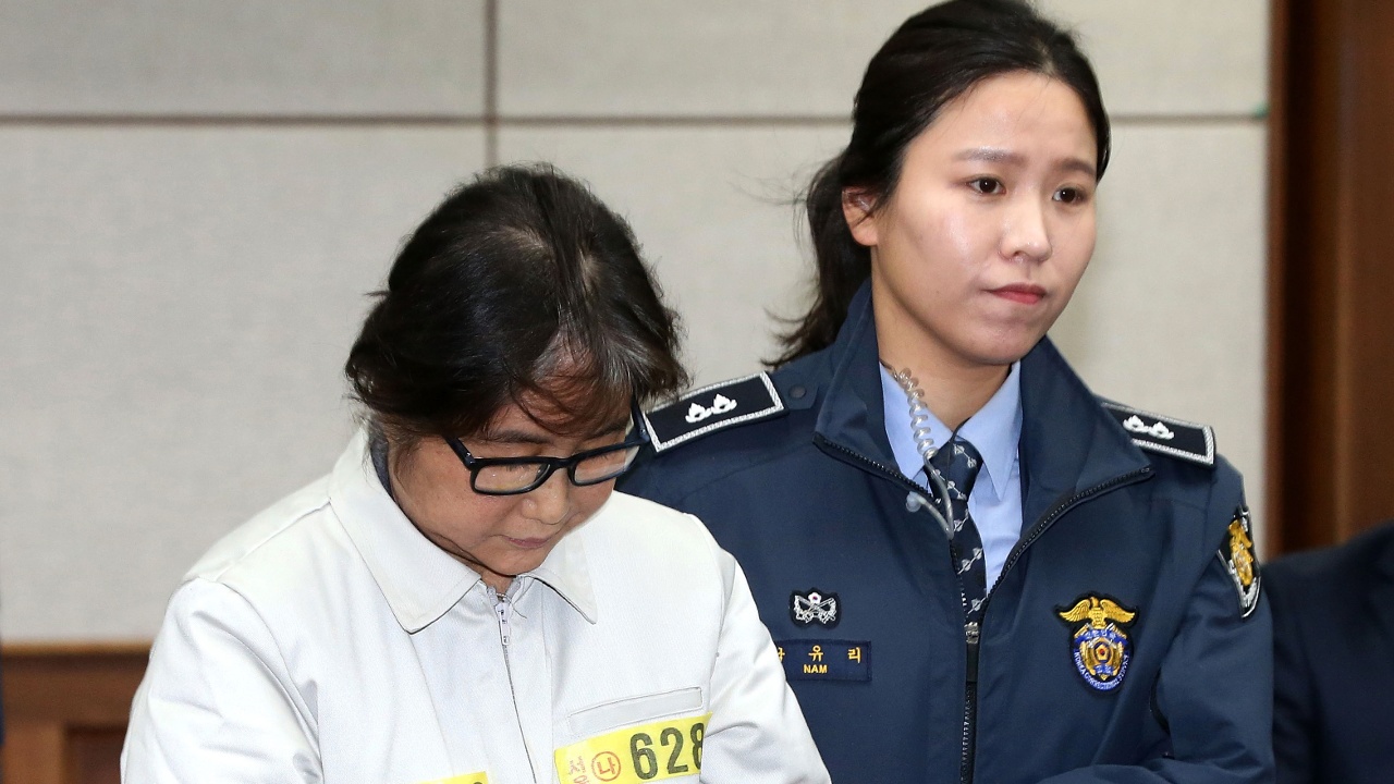 Подруга южнокорейского президента отвергла обвинения в суде