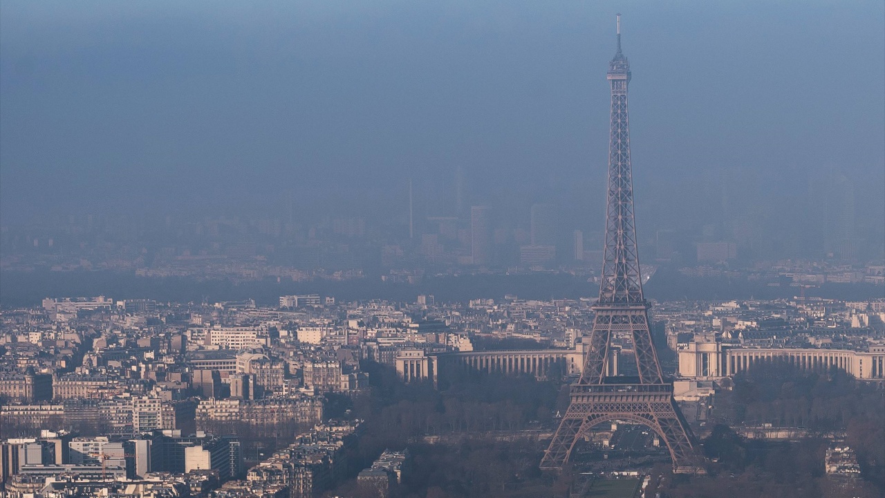 В Париже принимают новые меры, чтобы очистить воздух