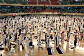 Тысячи японцев соревновались в написании иероглифов