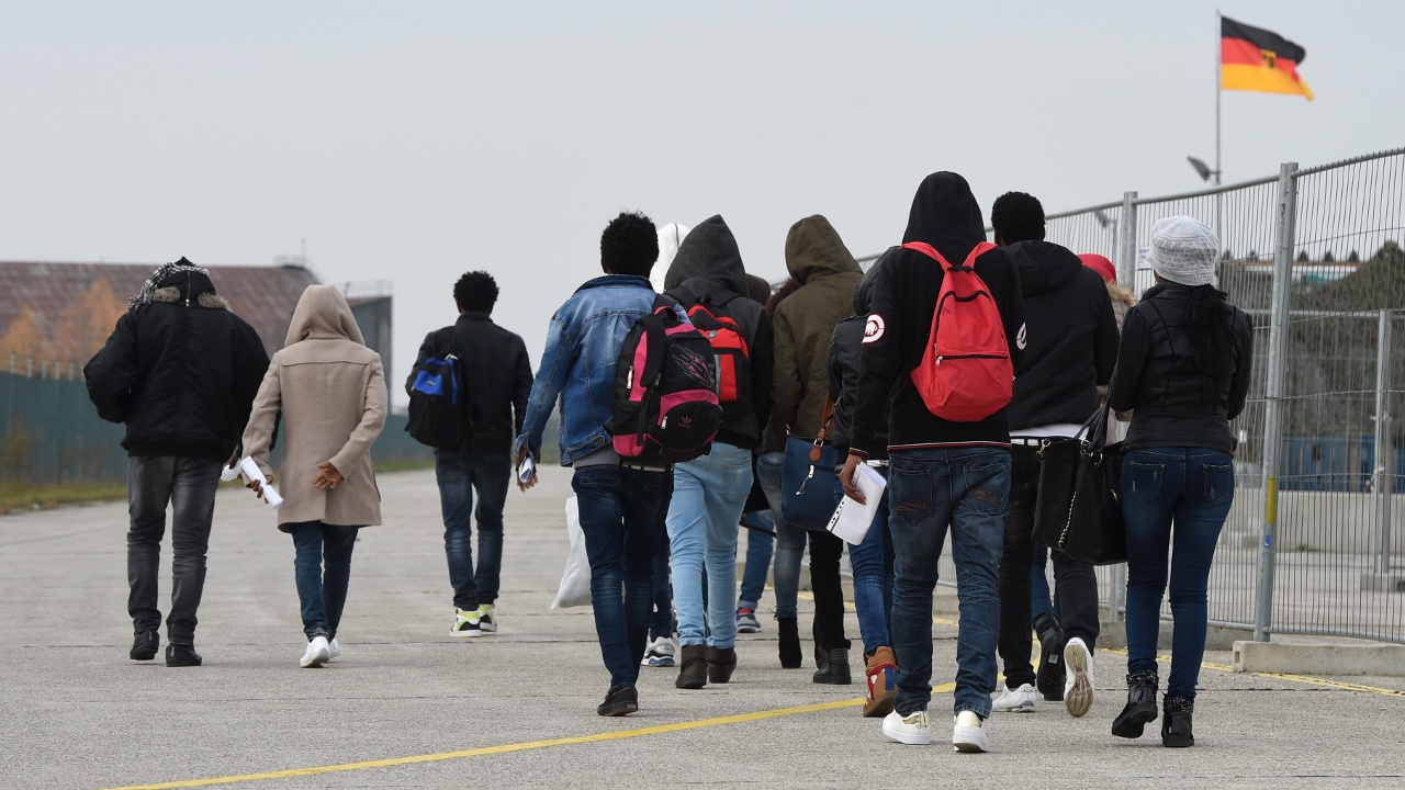 Министр развития Германии призвал изменить миграционные законы