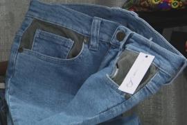 «Умные» джинсы подскажут дорогу