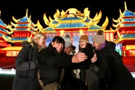 В Лондоне зажглись 1,5 тысячи китайских фонарей