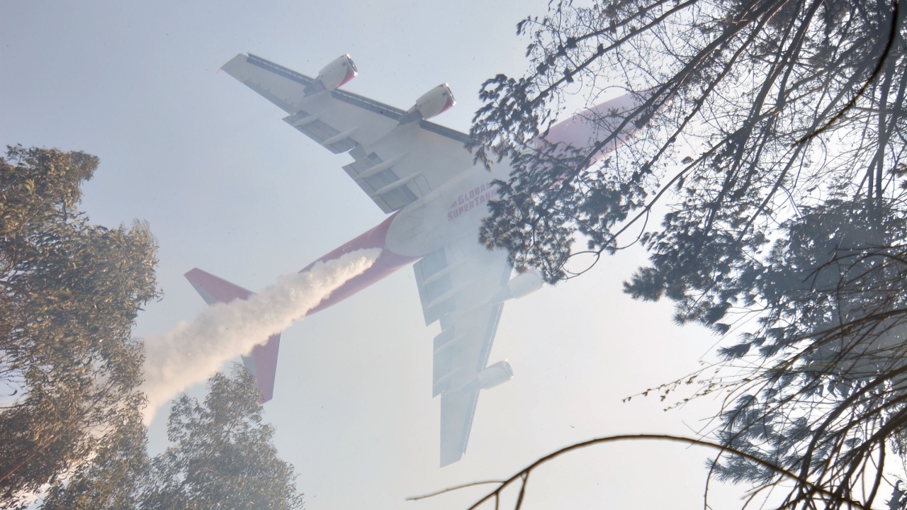 Самолёты из России, США и Бразилии тушат пожары в Чили