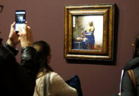 Редкая выставка живописца Яна Вермеера открылась в Лувре