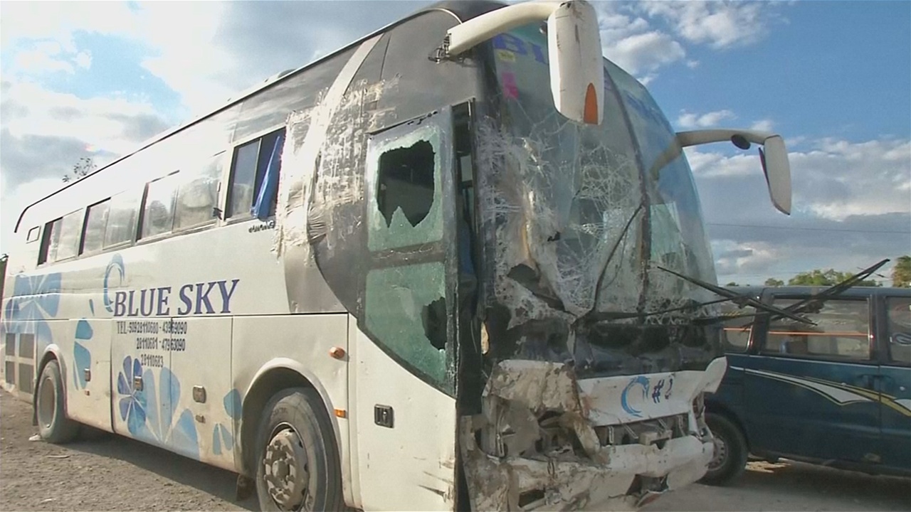 На Гаити автобус въехал в парад: около 40 погибших