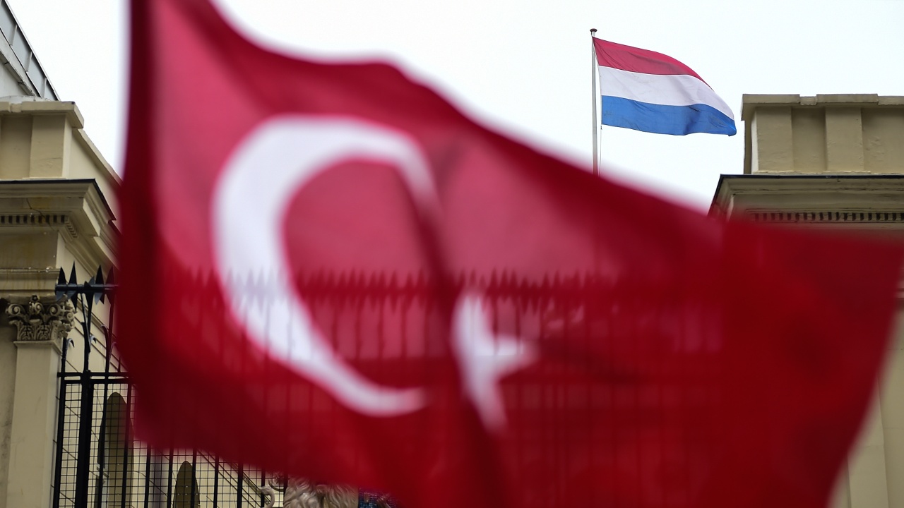 Дипломатический конфликт между Турцией и Нидерландами обостряется