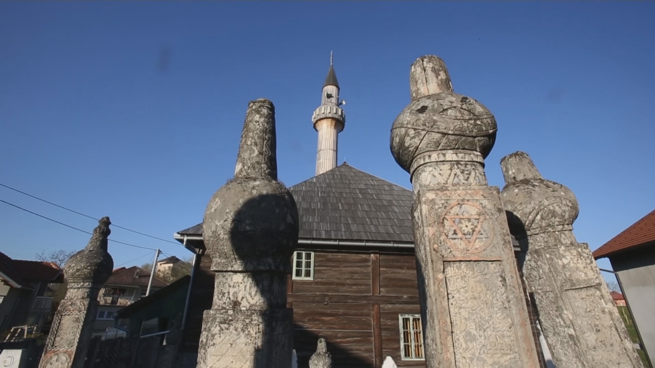 Деревянная мечеть без гвоздей стоит в Боснии 180 лет