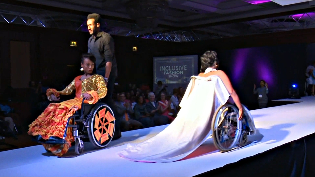 Эфиопские дизайнеры пошили наряды для инвалидов