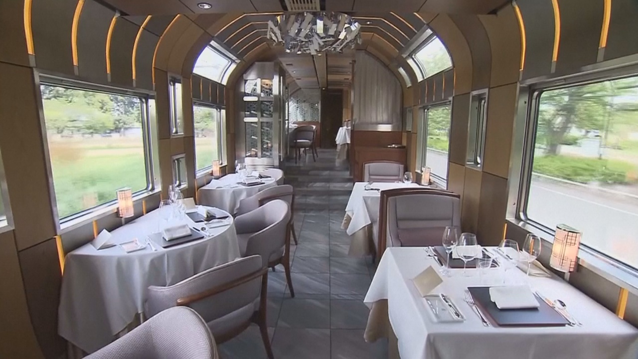 Роскошный поезд с билетами за $10 000 курсирует по Японии