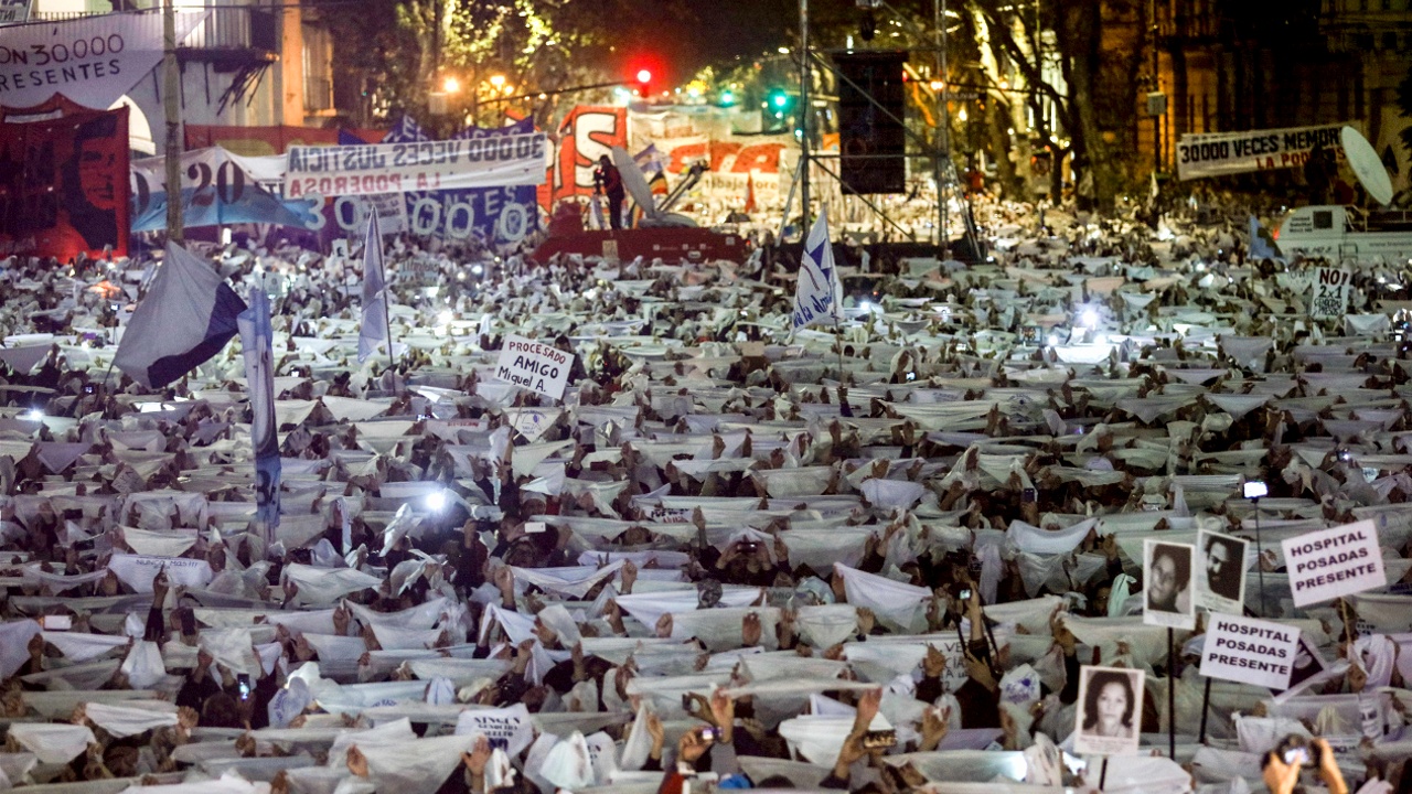 Аргентинцы выступили против безнаказанности бывших военных хунты